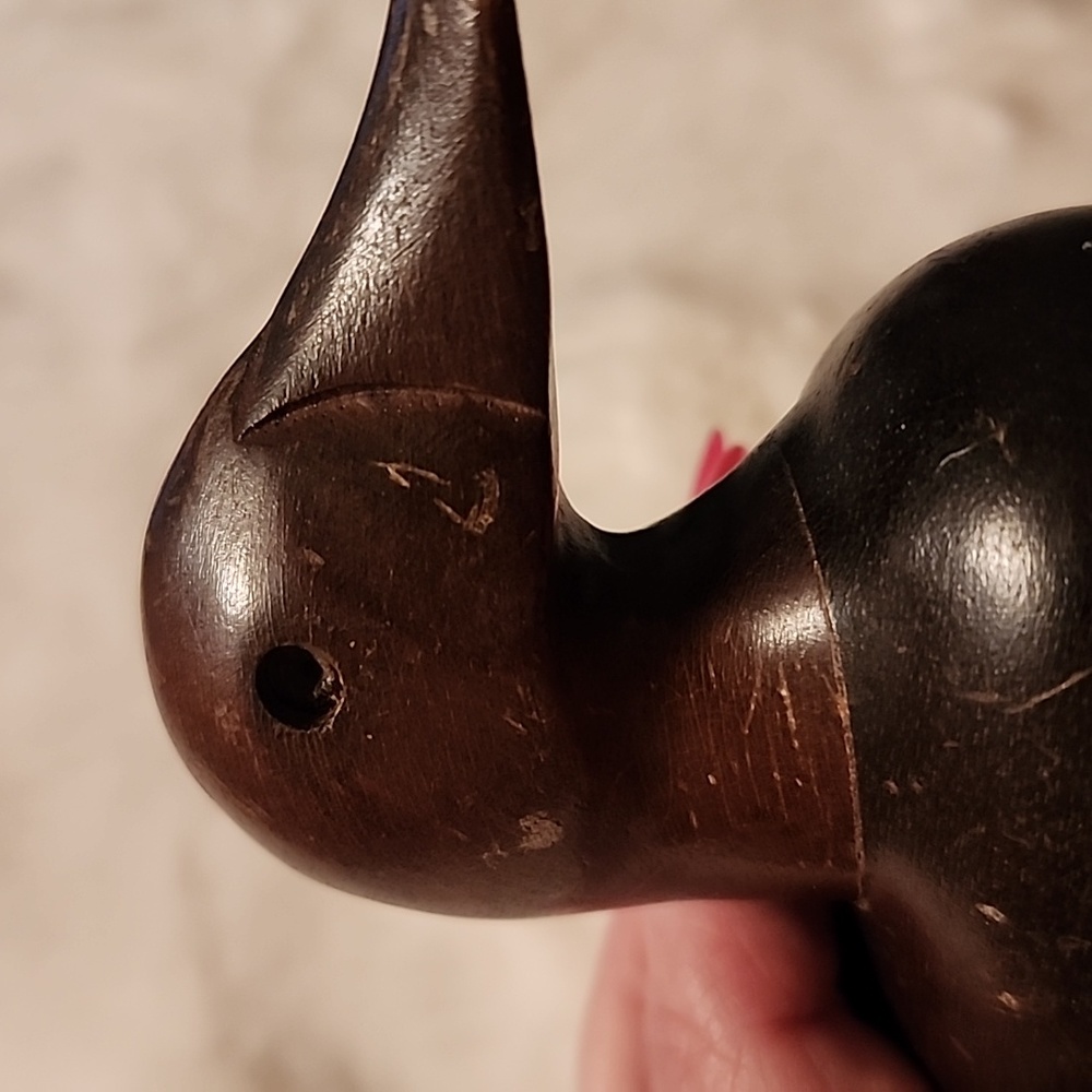 VINTAGE  WOODEN DECOY DUCK SOLID  WOOD FIGURE TABLETOP DECOR POLISHED  FOLK ART. - Picture 6 of 10
